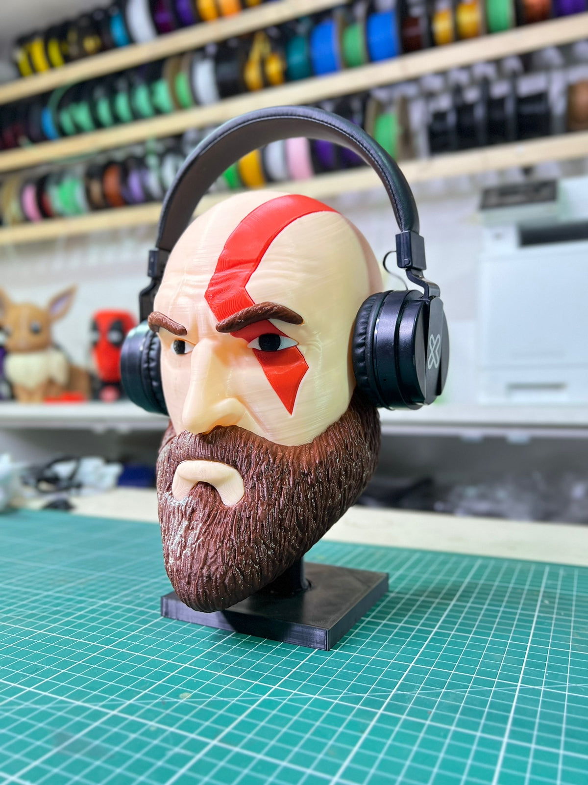 Kratos Headphone Holder – Stylish Headset Stand for Gamers & God of War Fans